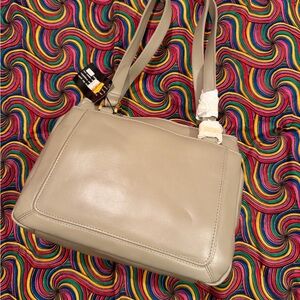 Lorenzo Classic Tan Leather Shoulder Bag